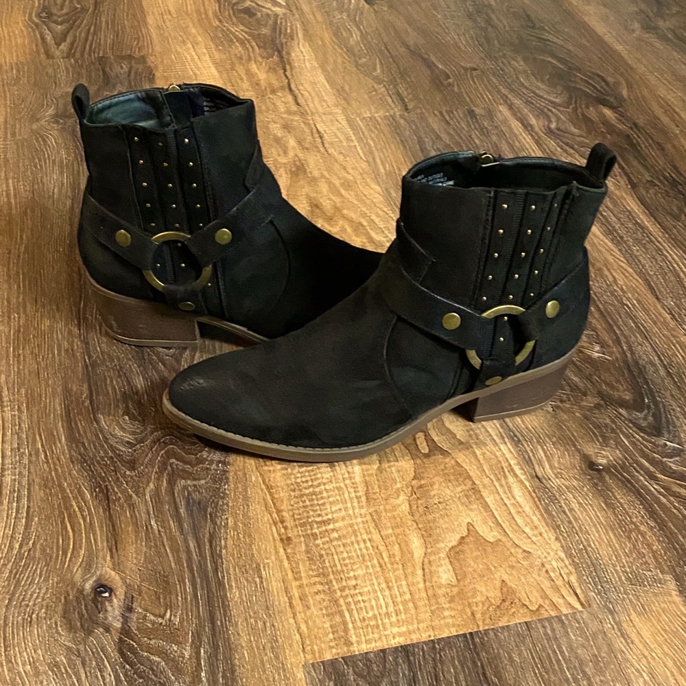 Black studded boots, with unique buckle, size 11